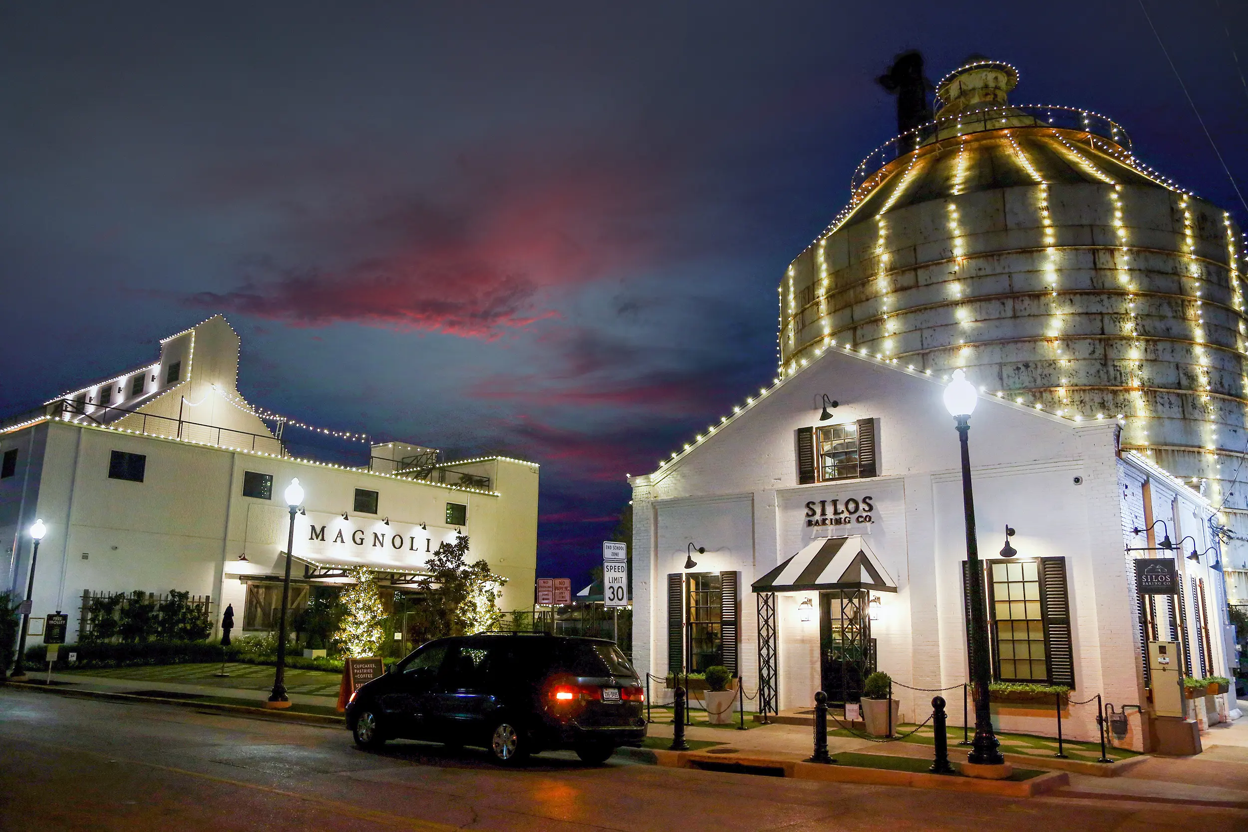 dg-waco-005 Magnolia Silos in Waco Texas